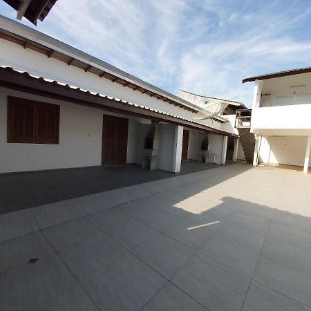 ウバトゥバ 0006.03 - Maranduba - Chale - 1 Dorm - 5 Pess - 3 Quadras Do Mar - Piscina Coletiva - Wifiヴィラ エクステリア 写真