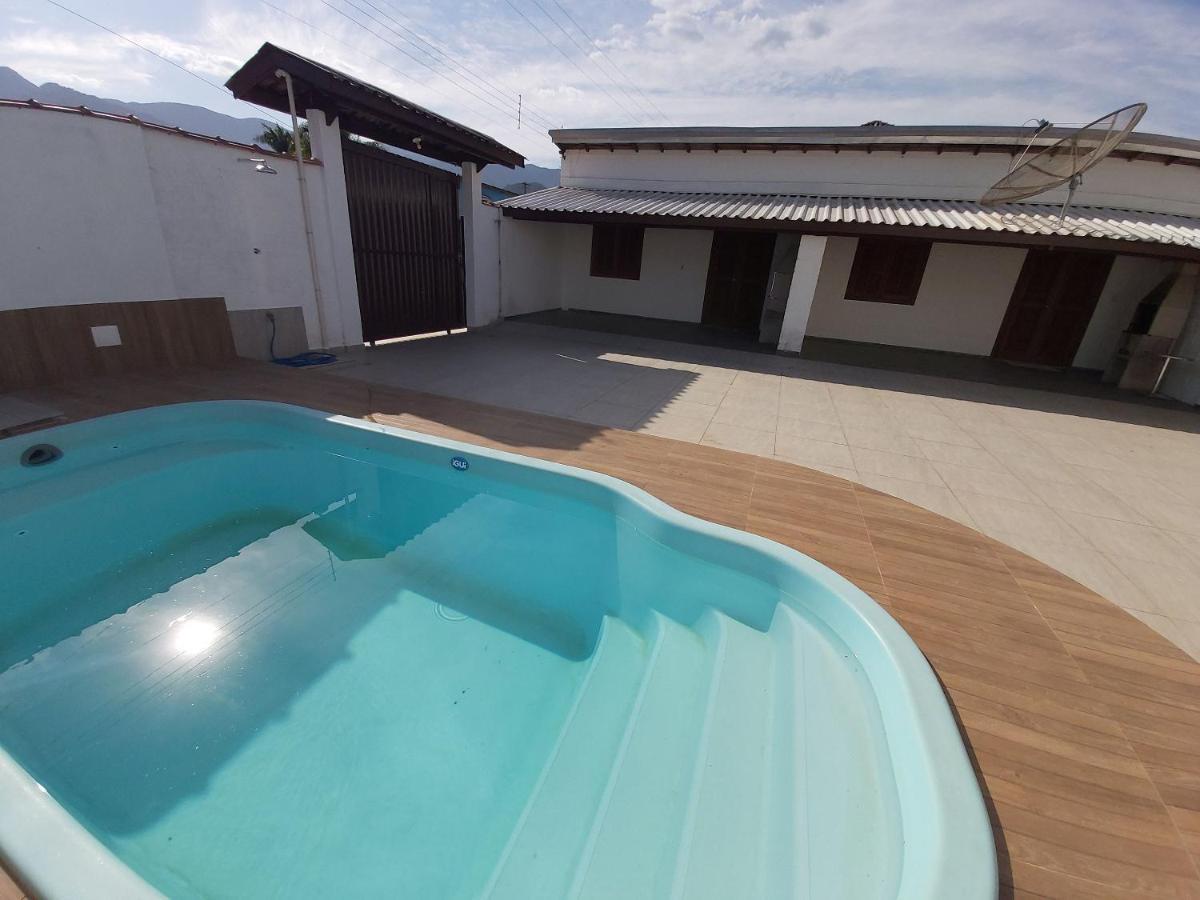 ウバトゥバ 0006.03 - Maranduba - Chale - 1 Dorm - 5 Pess - 3 Quadras Do Mar - Piscina Coletiva - Wifiヴィラ エクステリア 写真