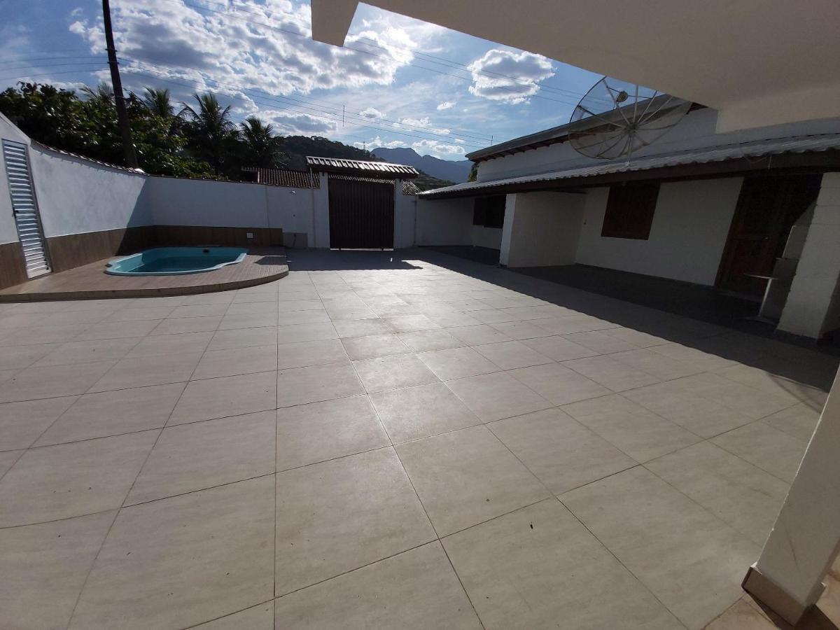 ウバトゥバ 0006.03 - Maranduba - Chale - 1 Dorm - 5 Pess - 3 Quadras Do Mar - Piscina Coletiva - Wifiヴィラ エクステリア 写真